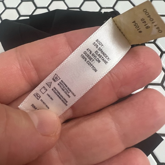 Spanx Shapewear shorts Europe size 40 or medium - Picture 4 of 4